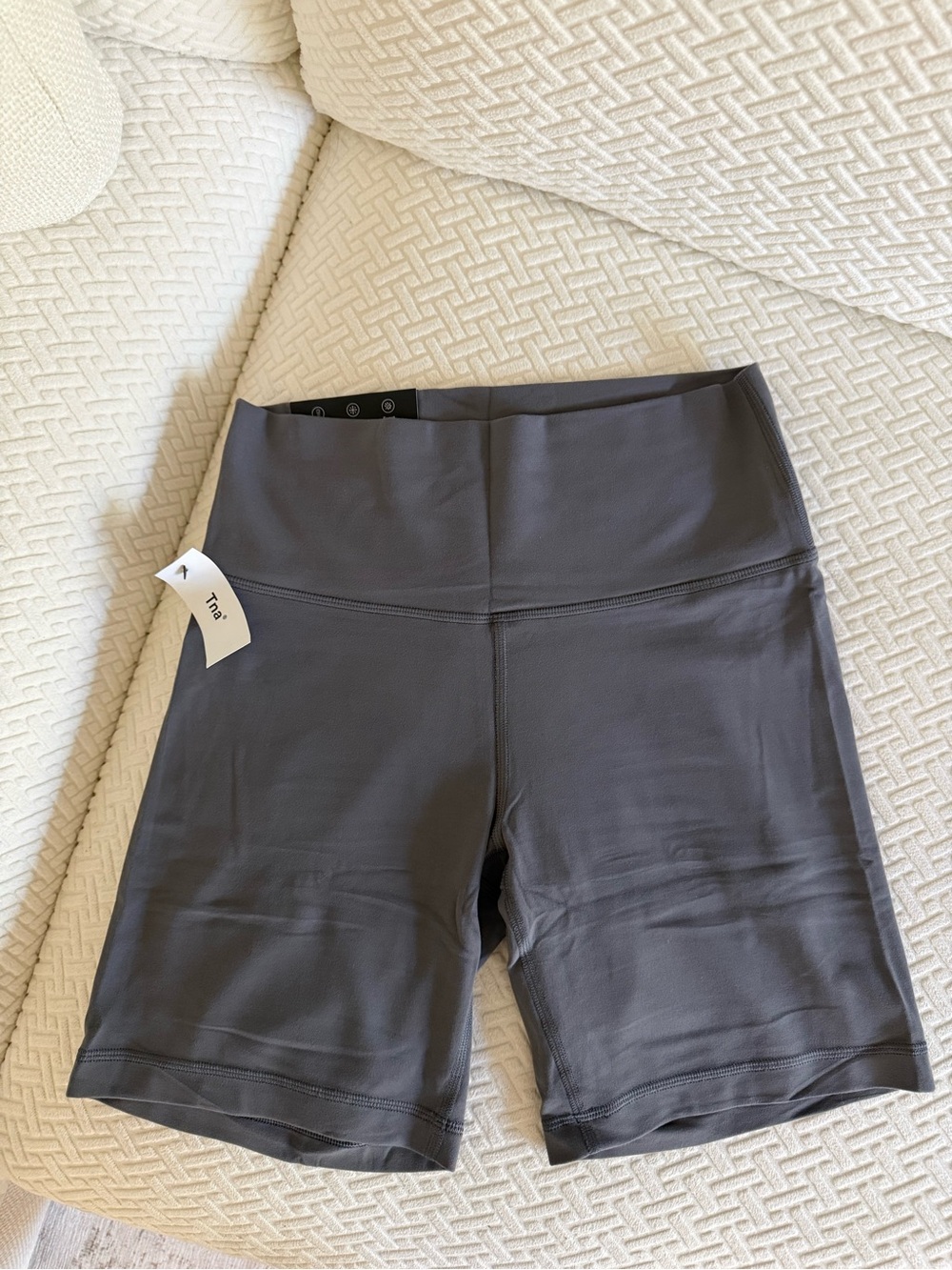Aritzia Tnabutter Atmosphere Hi-rise 7” Short